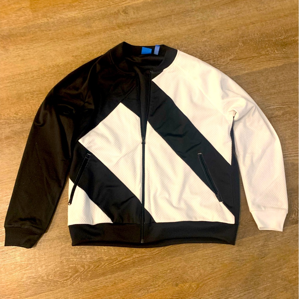 Adidas Black and White Geometric Jacket size xl